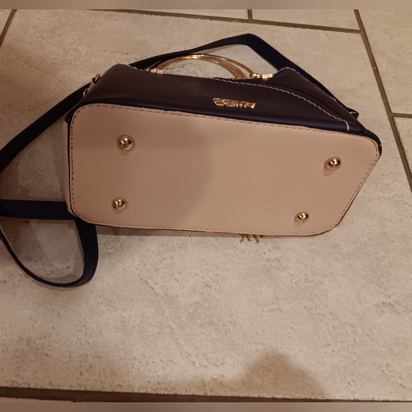 Purse - Picture 5 of 10